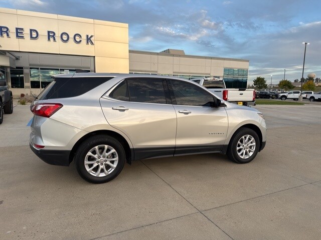 2019 Chevrolet Equinox LT photo 3