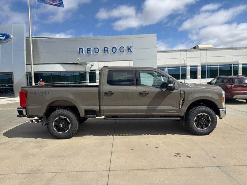 New 2026 Ford F-250 XLT Truck Crew Cab