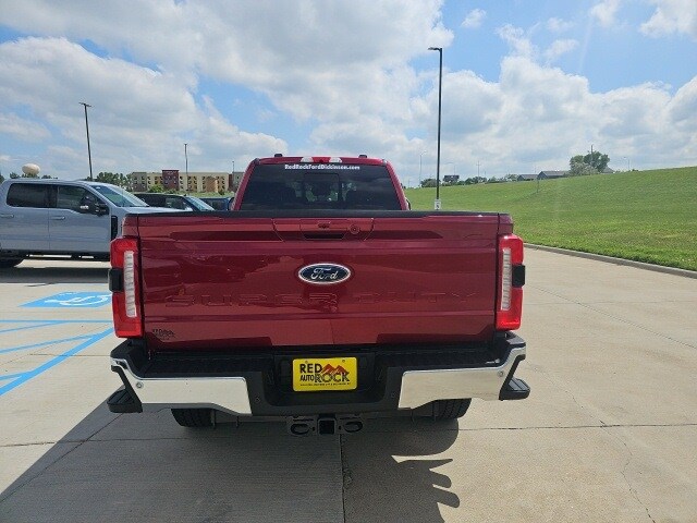 2025 Ford F-350 Lariat photo 3