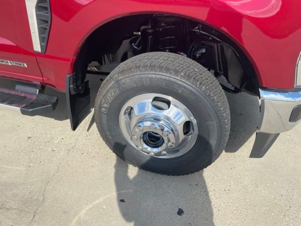 New 2026 Ford F-350 Lariat Truck Crew Cab