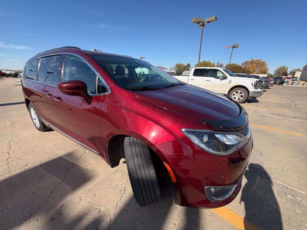 Used 2017 Chrysler Pacifica Touring L Minivan/Van