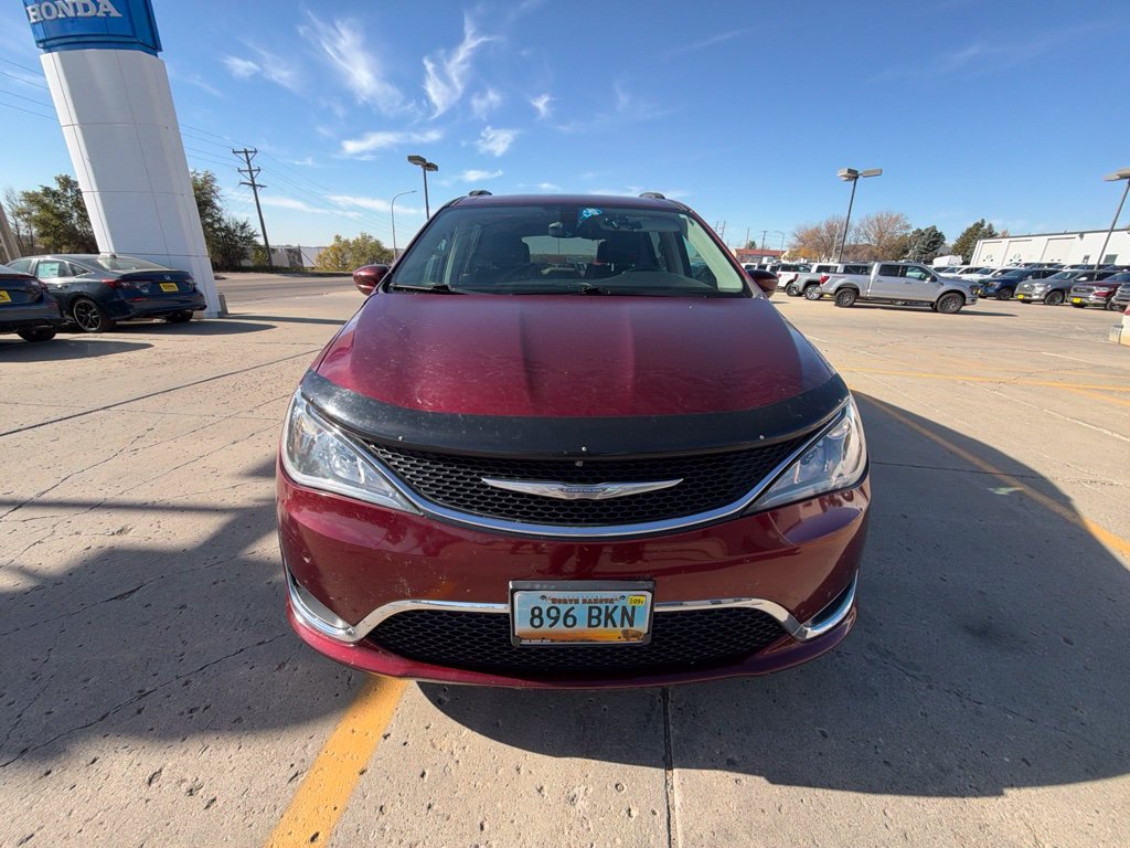 Used 2017 Chrysler Pacifica Touring L Minivan/Van
