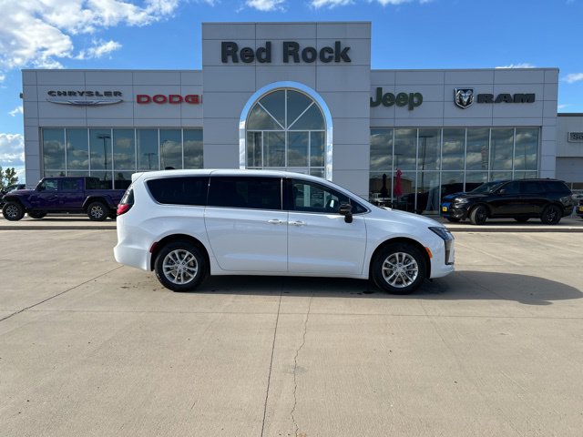 New 2027 Chrysler Pacifica Select Minivan/Van