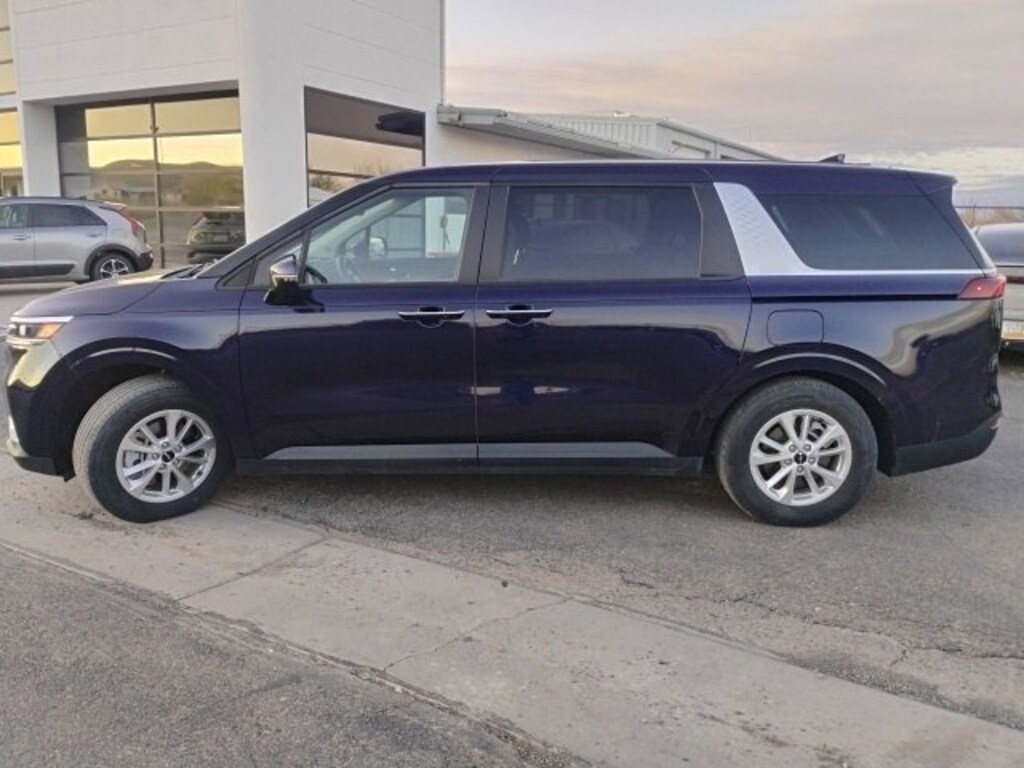 Used 2023 Kia Carnival LX LX FWD w/Seat Pkg