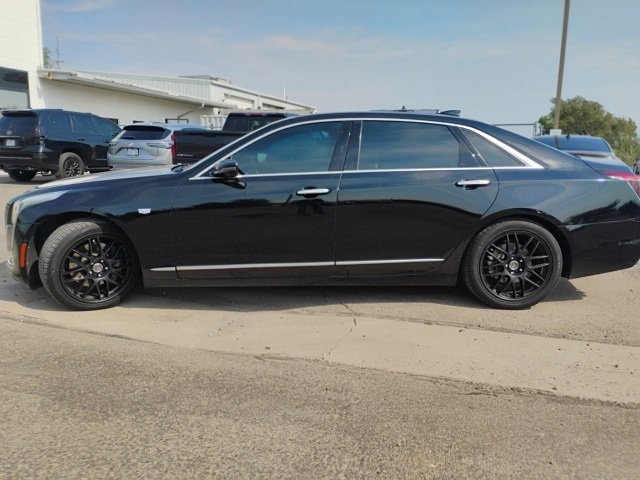 2017 Cadillac CT6 Luxury photo 2