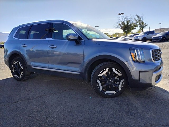 2024 Kia Telluride S photo 3