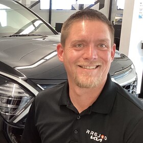 Staff member Jarrod Thompson from ID_86f703c3795b