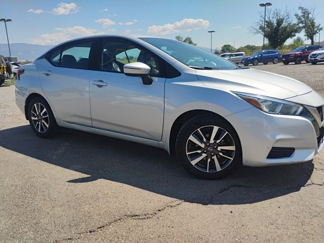 2020 Nissan Versa SV photo 4