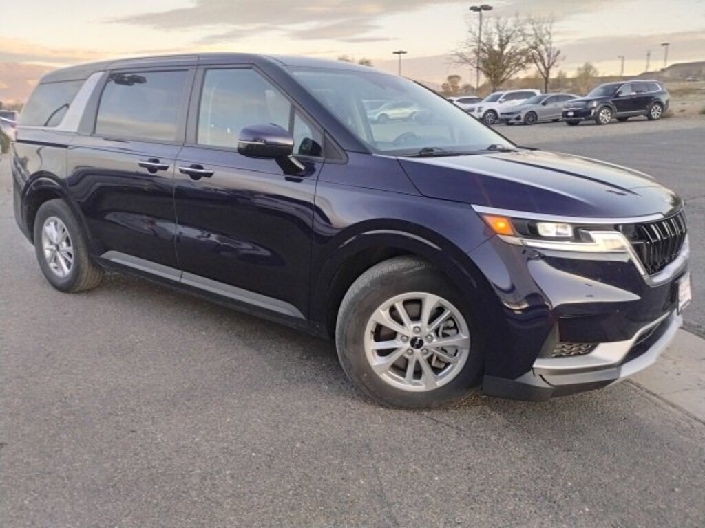 Used 2023 Kia Carnival LX LX FWD w/Seat Pkg