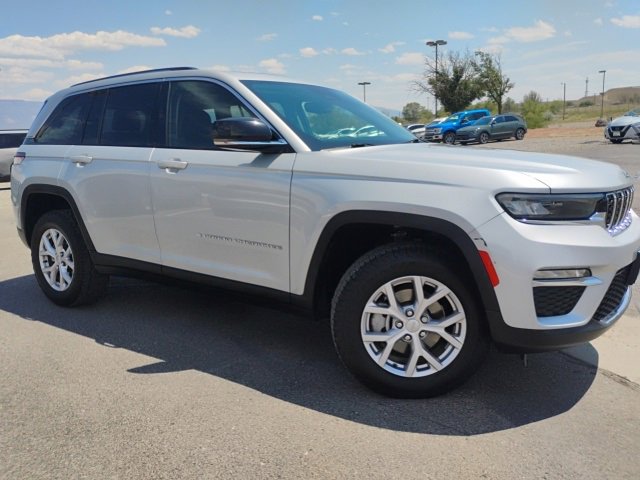 2022 Jeep Grand Cherokee Limited photo 3