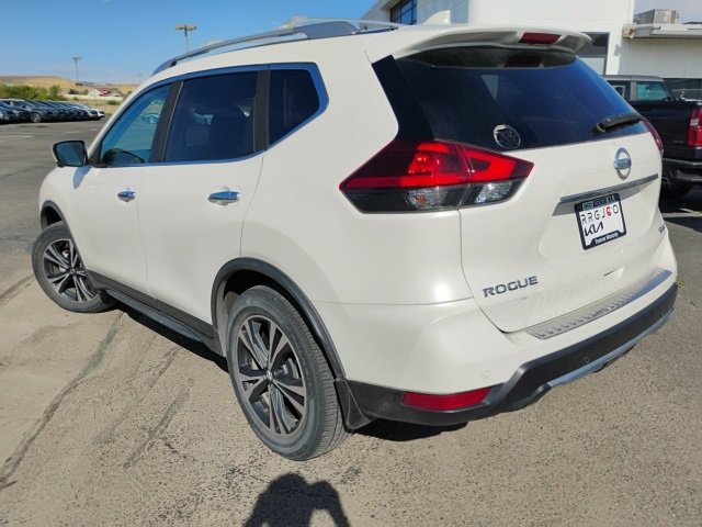 2020 Nissan Rogue SV photo 2