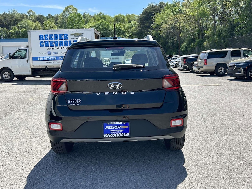 Used 2025 Hyundai Venue SEL SUV