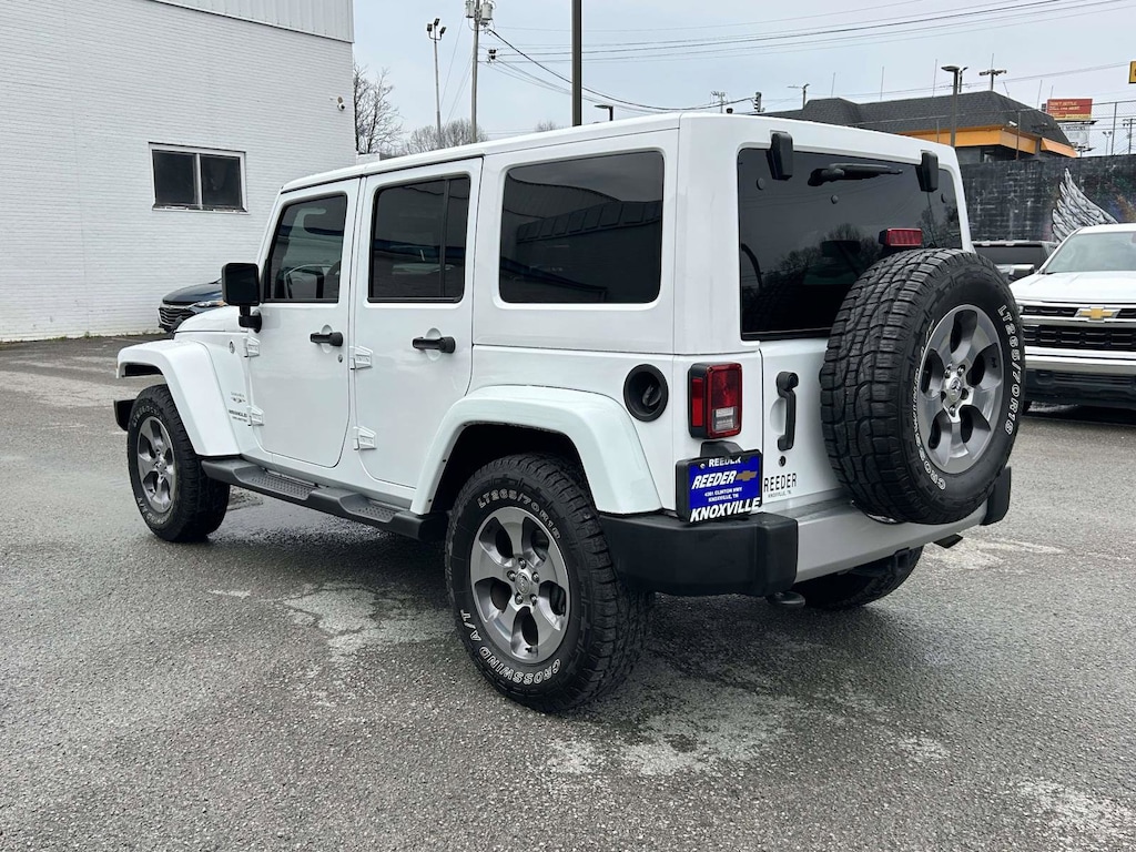 Used 2017 Jeep Wrangler Unlimited Sahara SUV
