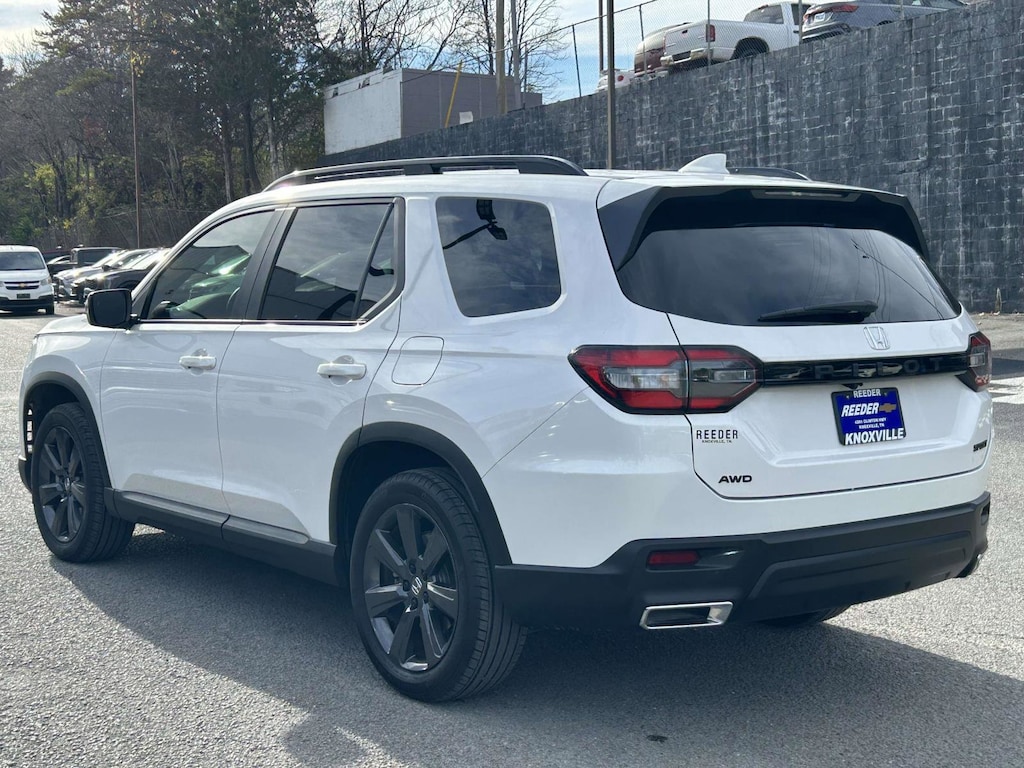 Used 2025 Honda Pilot Sport SUV