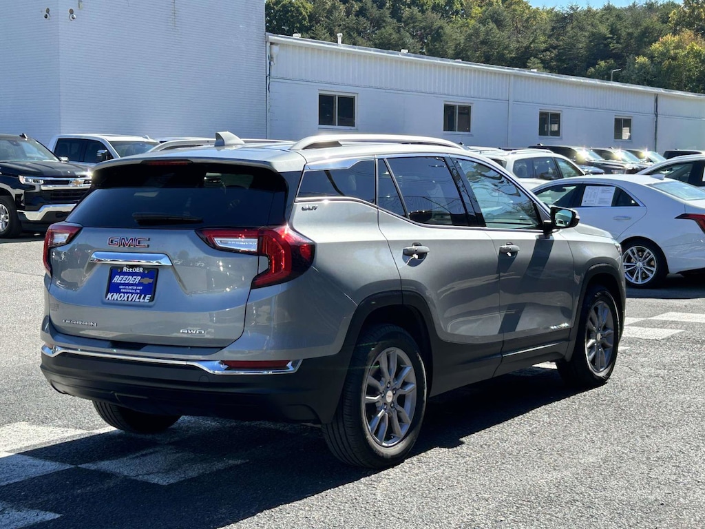 Used 2024 GMC Terrain SLT SUV