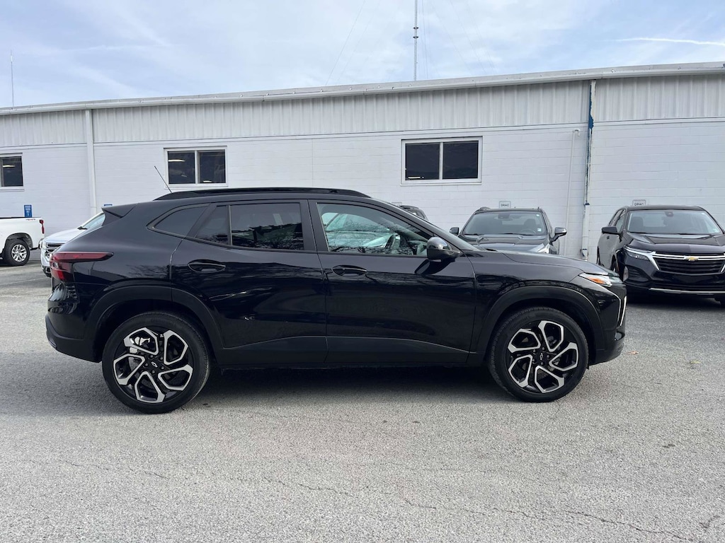 Used 2024 Chevrolet Trax 2RS SUV