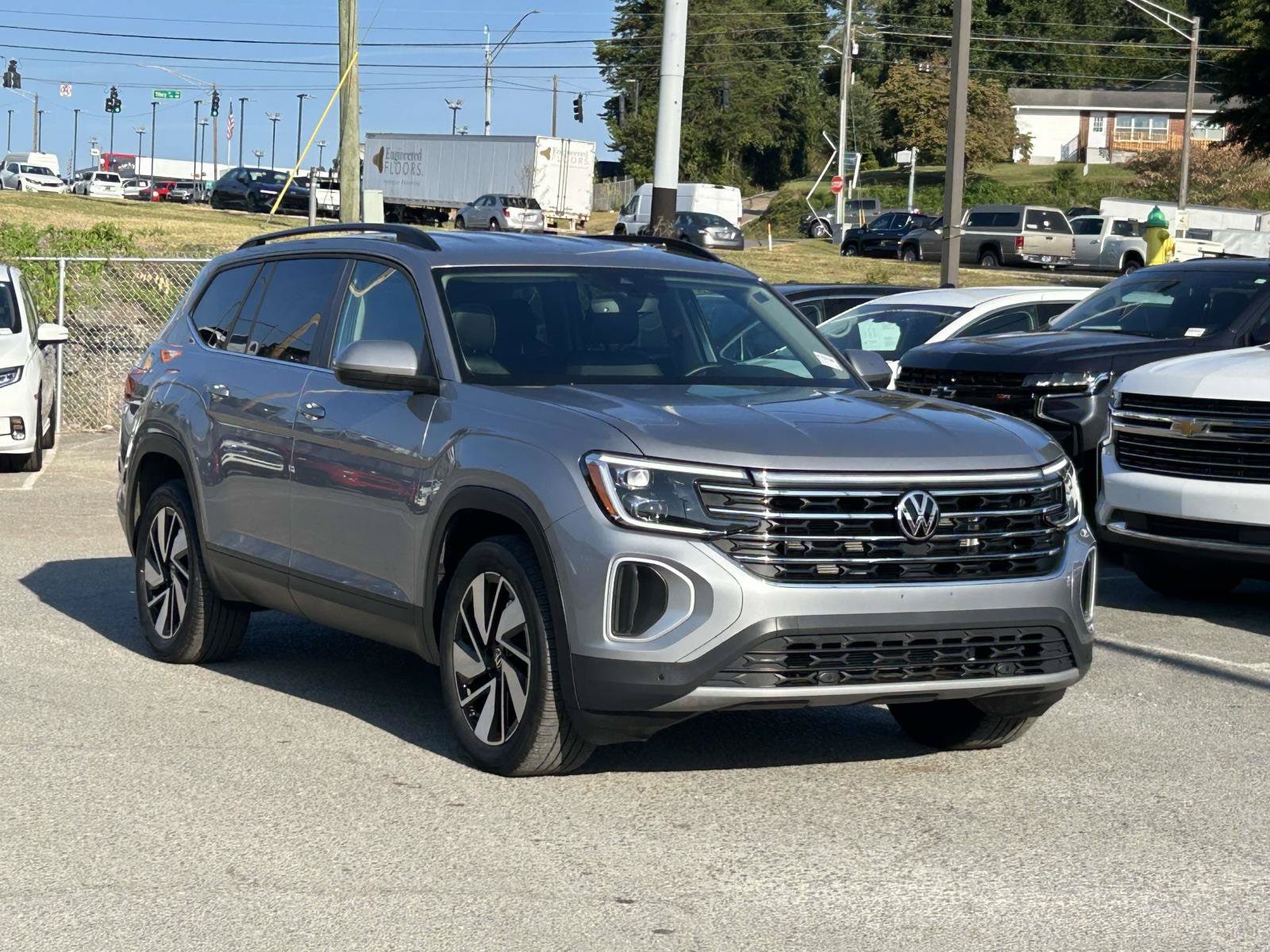 2026 Volkswagen Atlas SE w/Tech