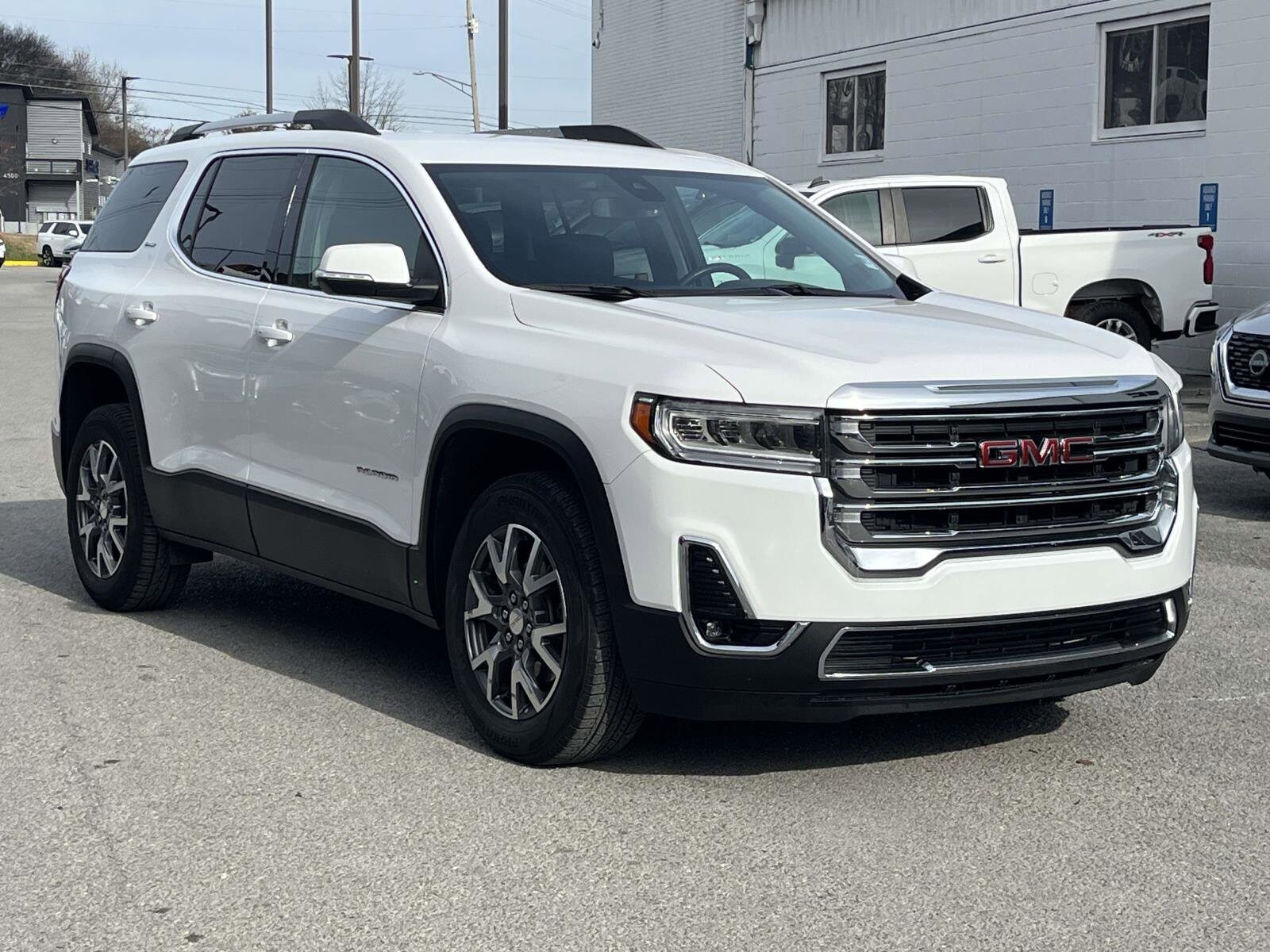 2023 GMC Acadia SLT's photo