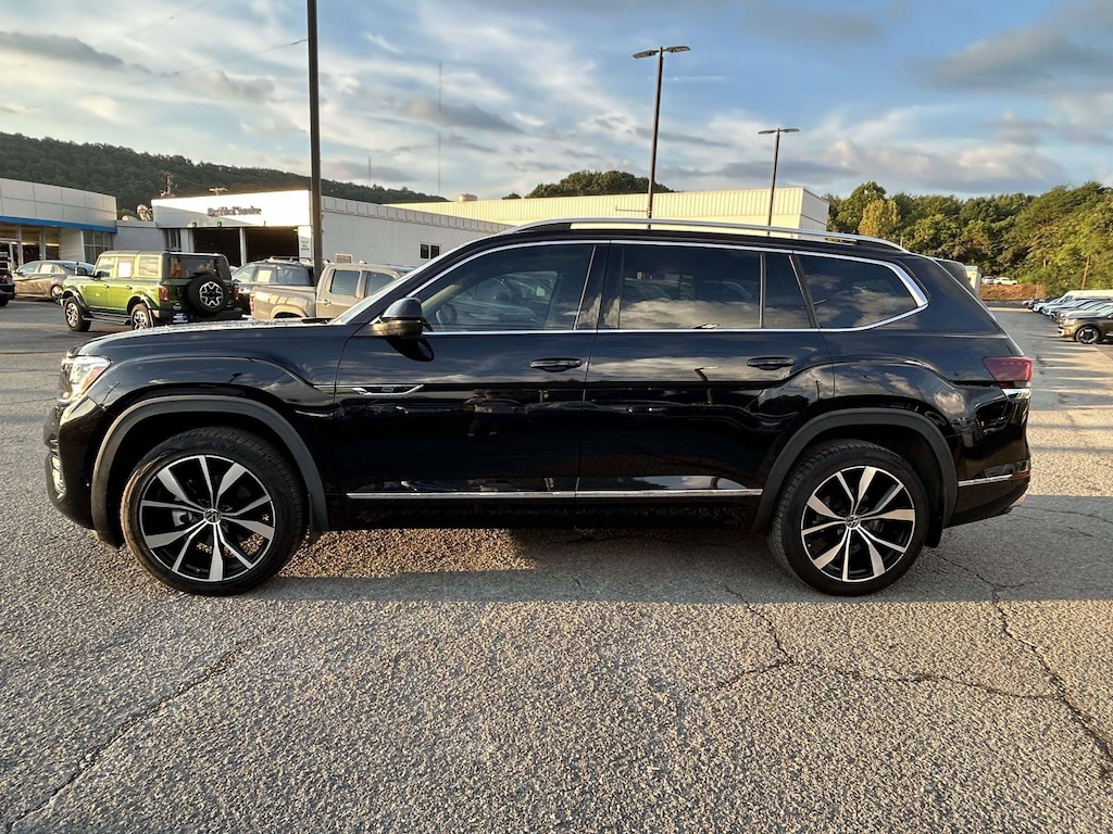 Used 2024 Volkswagen Atlas 2.0T SEL Premium R-Line SUV