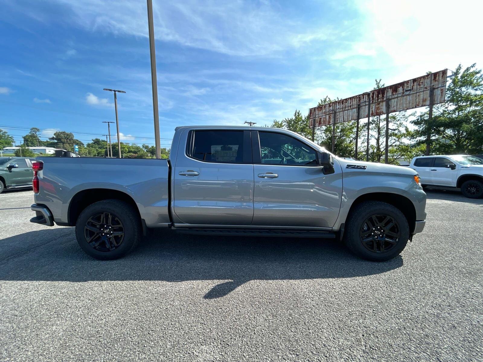 2026 Chevrolet Silverado 1500 RST photo 2