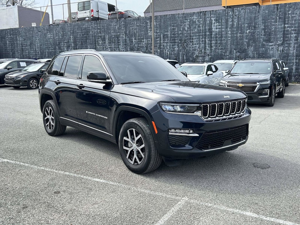 Used 2024 Jeep Grand Cherokee Limited SUV