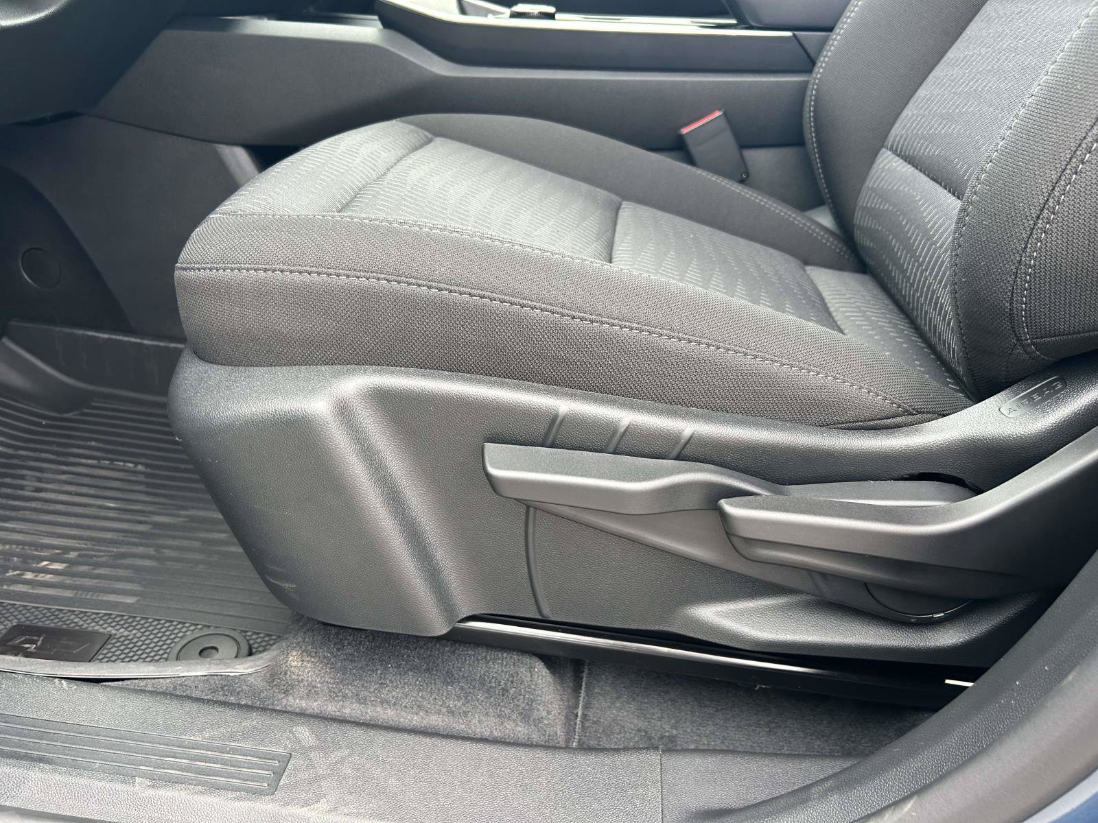 2027 Chevrolet Equinox LT - Photo 13