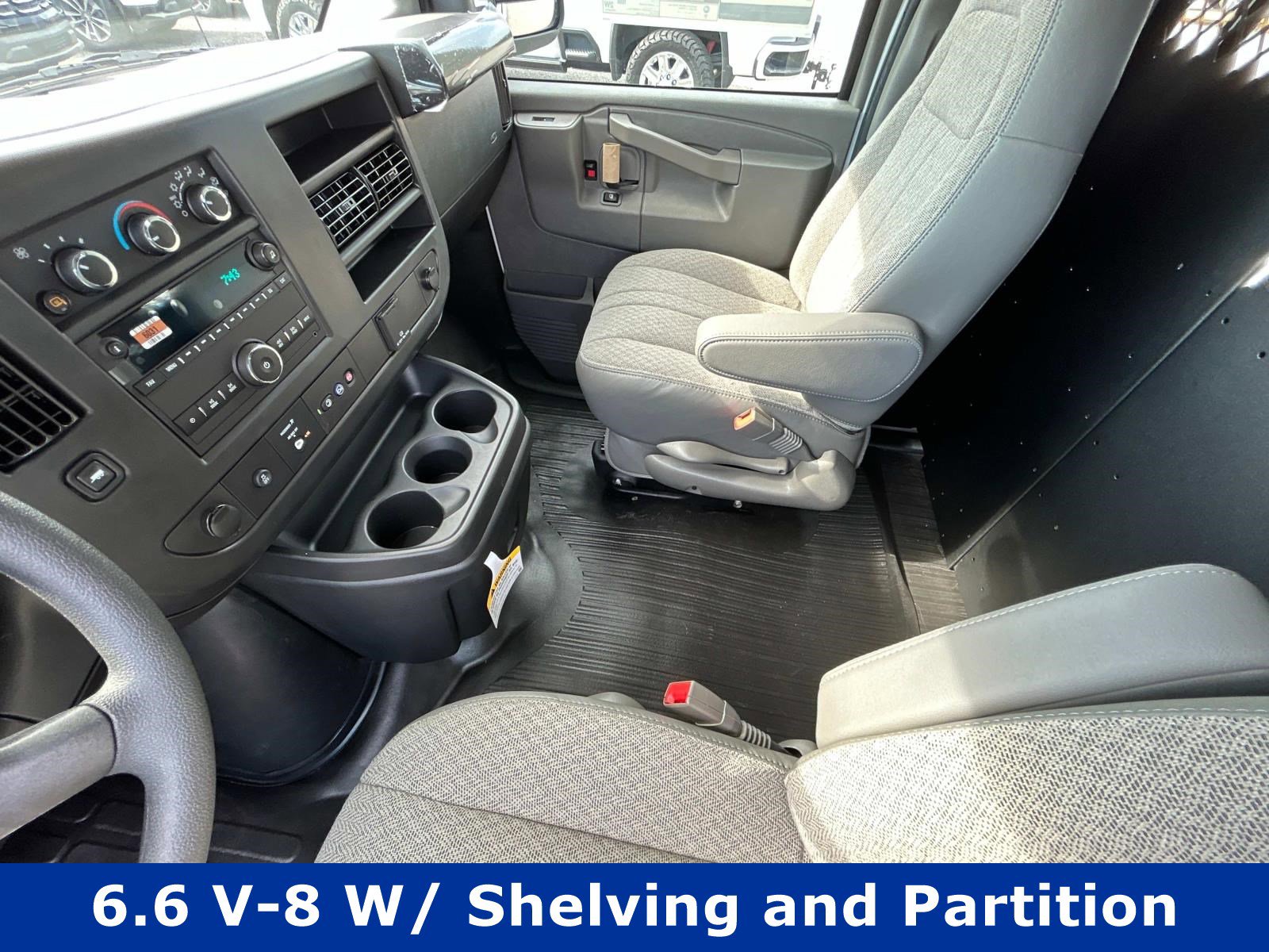 2025 Chevrolet Express Cargo Work Van - Photo 10