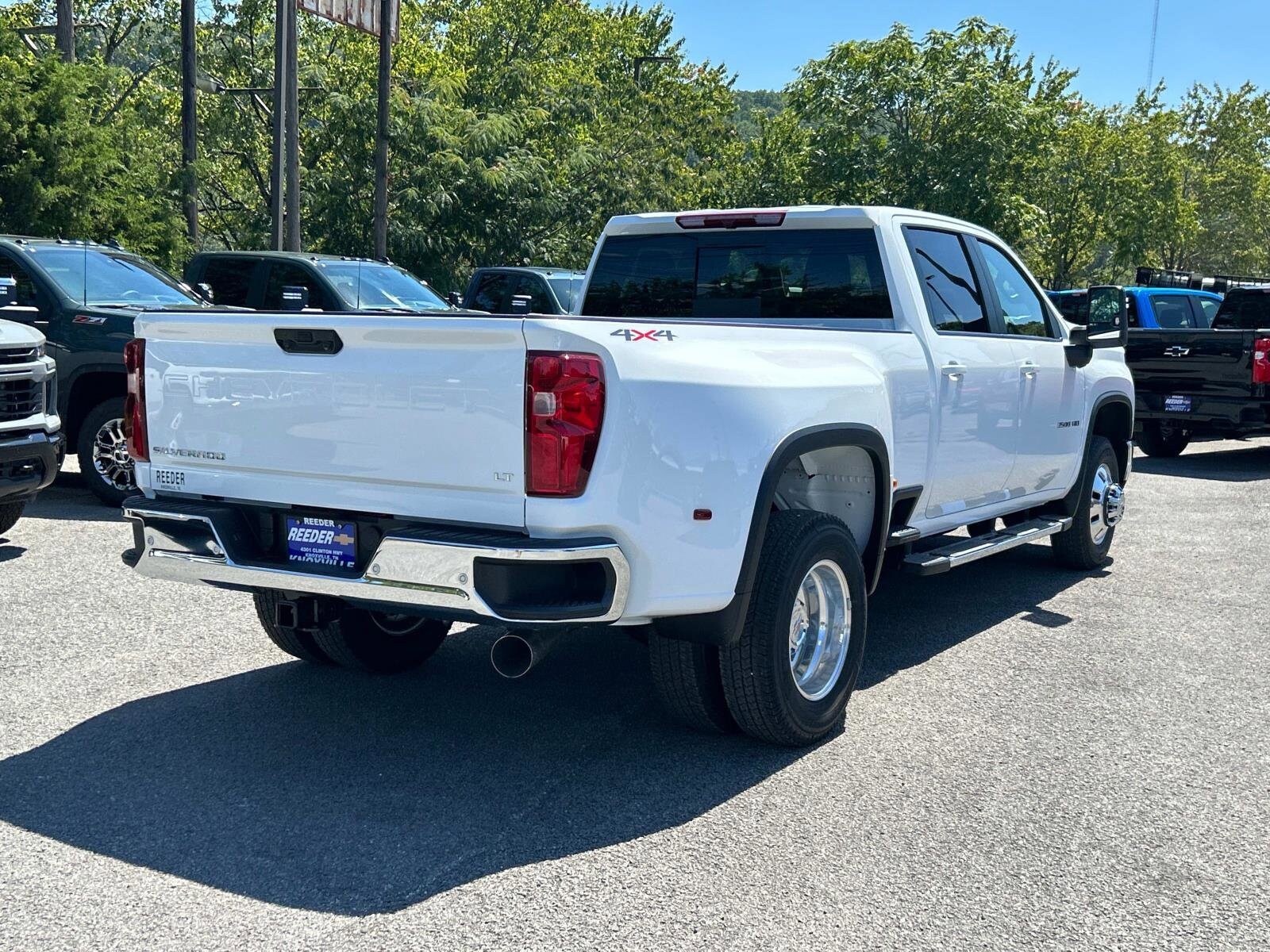 2026 Chevrolet Silverado 3500HD LT photo 3