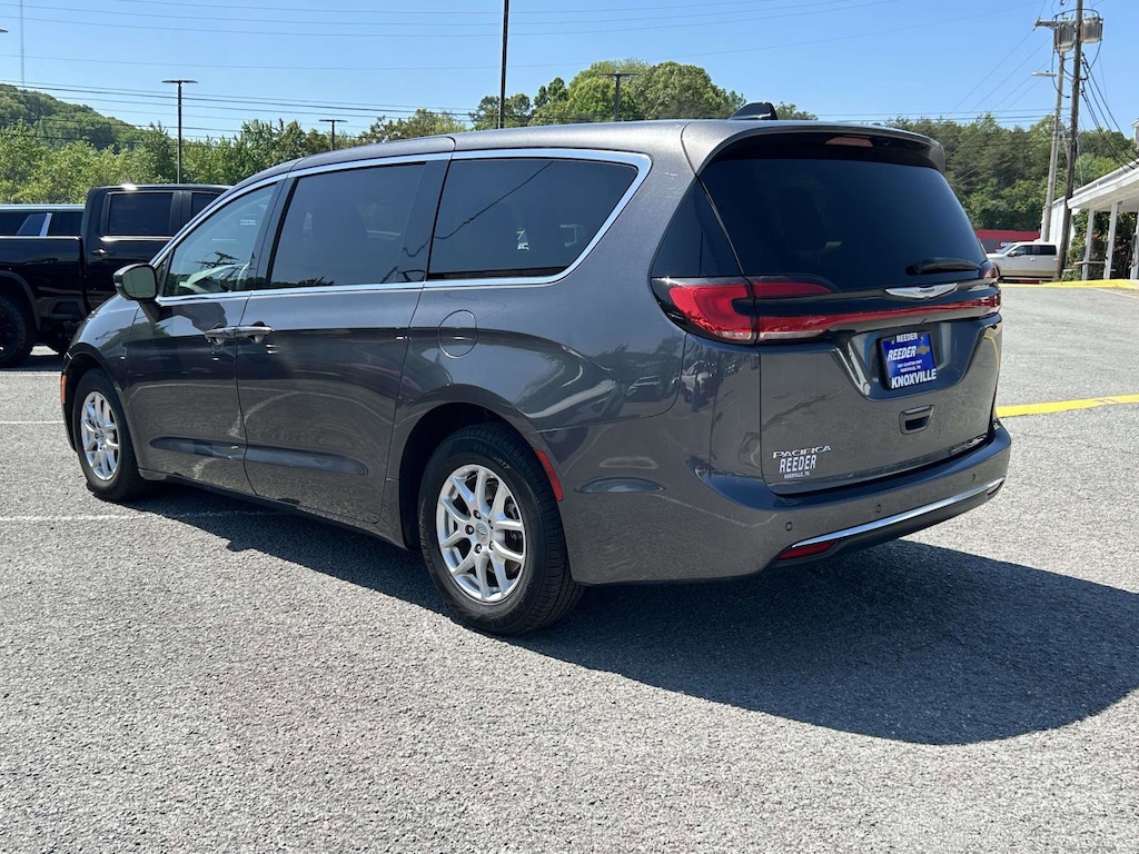 Used 2023 Chrysler Pacifica Touring L Van Passenger Van
