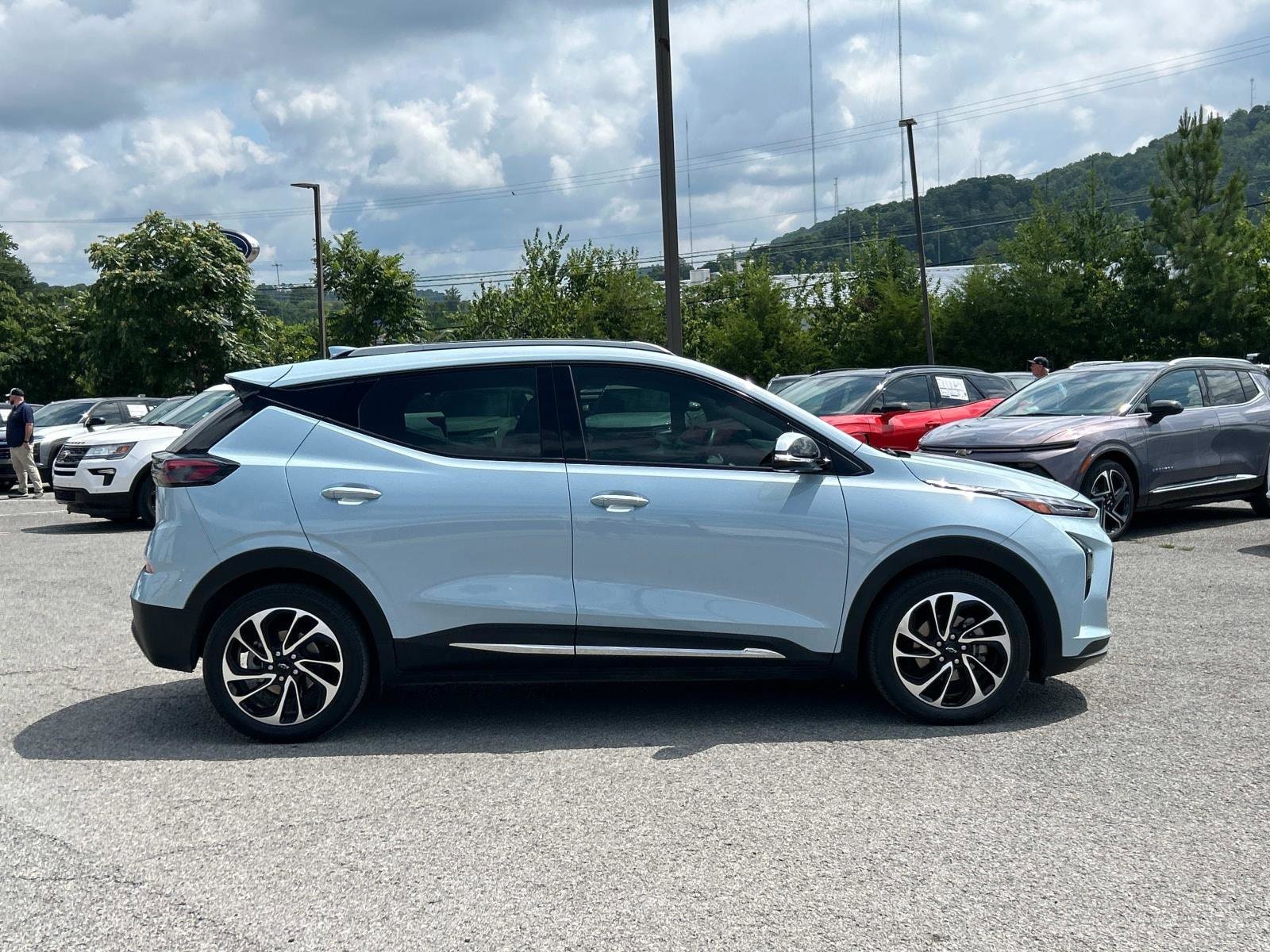 Used 2022 Chevrolet Bolt EUV Premier with VIN 1G1FZ6S04N4135281 for sale in Knoxville, TN