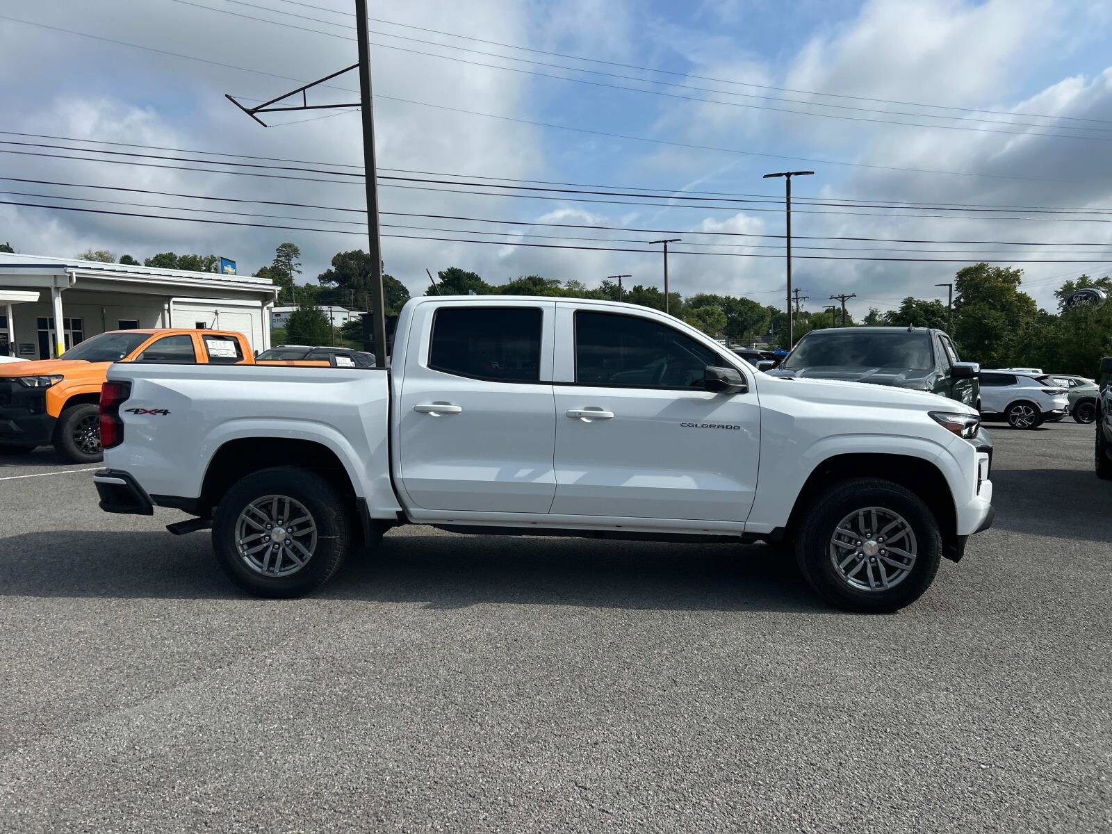 2026 Chevrolet Colorado LT photo 2
