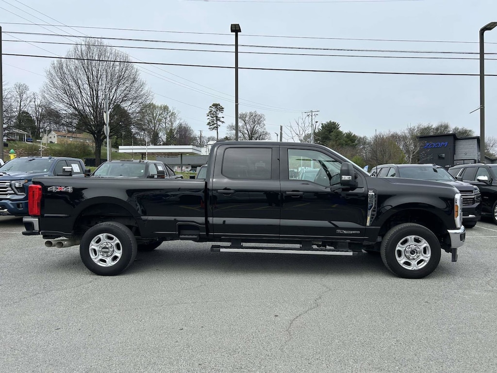 Used 2025 Ford Super Duty F-250 SRW XL Truck Crew Cab