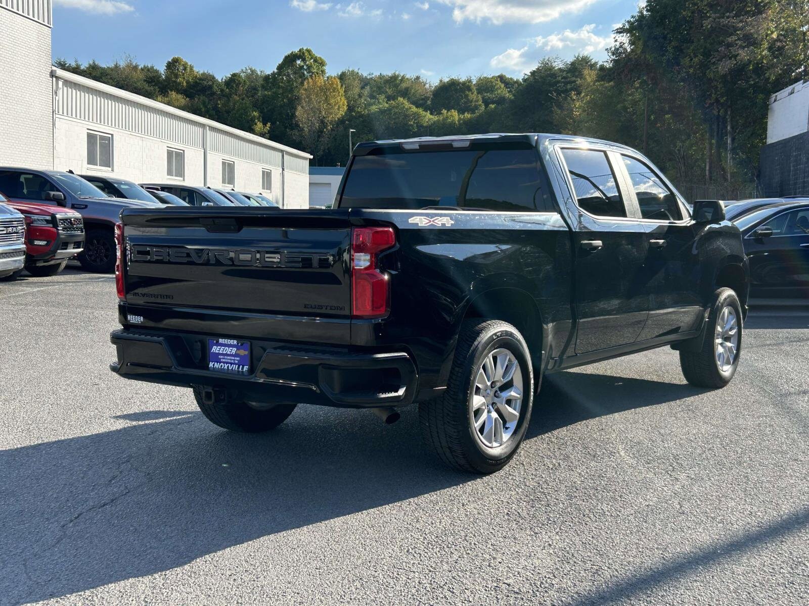 2021 Chevrolet Silverado 1500 Custom photo 3