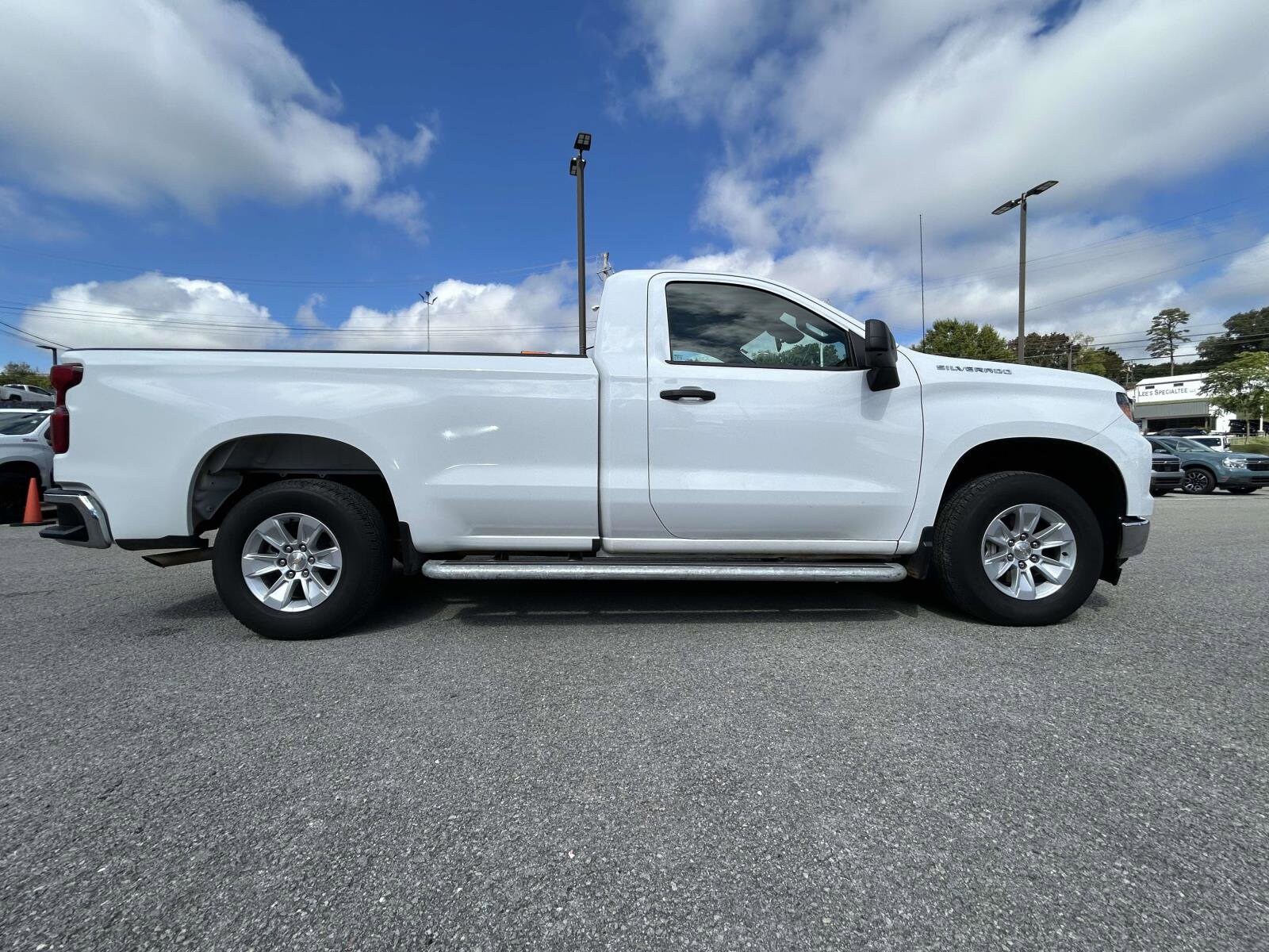 2024 Chevrolet Silverado 1500 photo 2