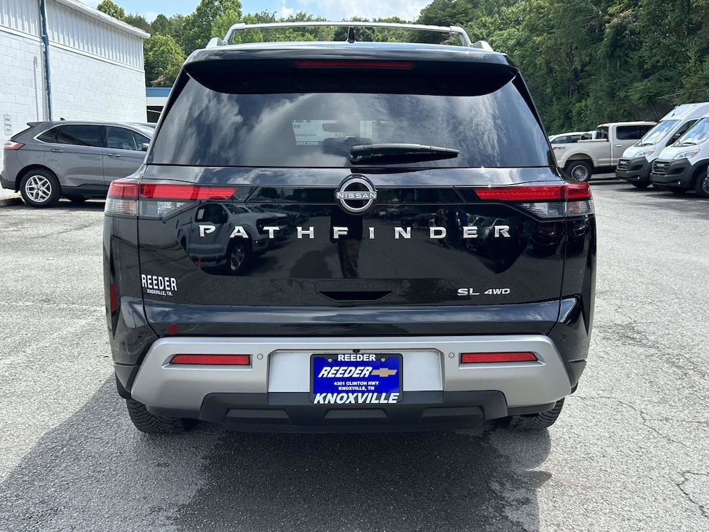 Used 2024 Nissan Pathfinder SL SUV