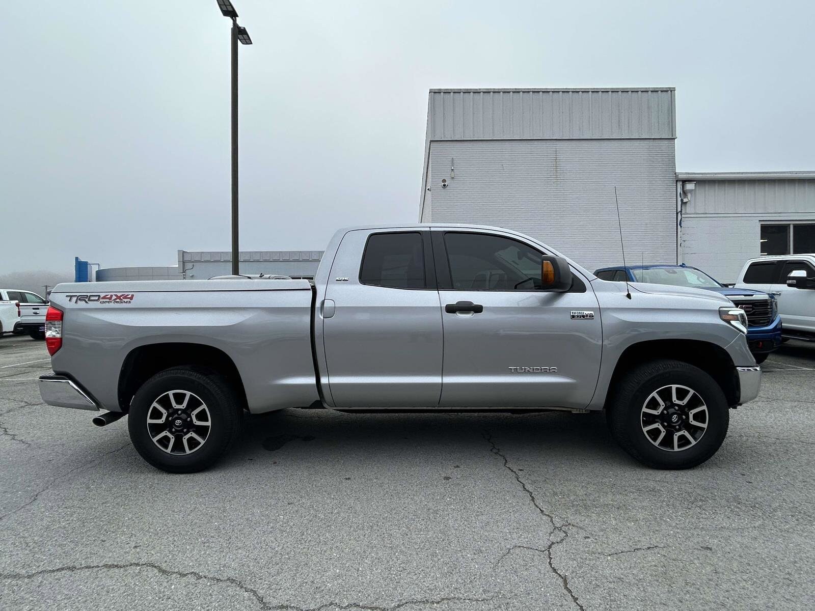 2014 Toyota Tundra SR photo 2