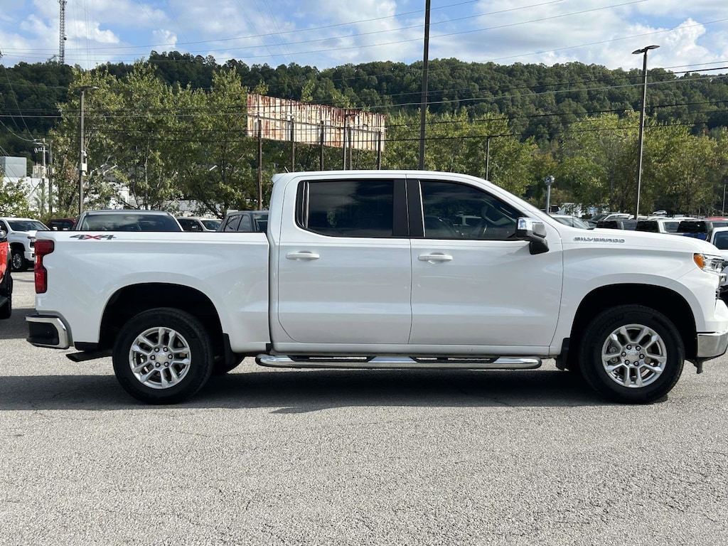 Used 2022 Chevrolet Silverado 1500 LT Truck Crew Cab