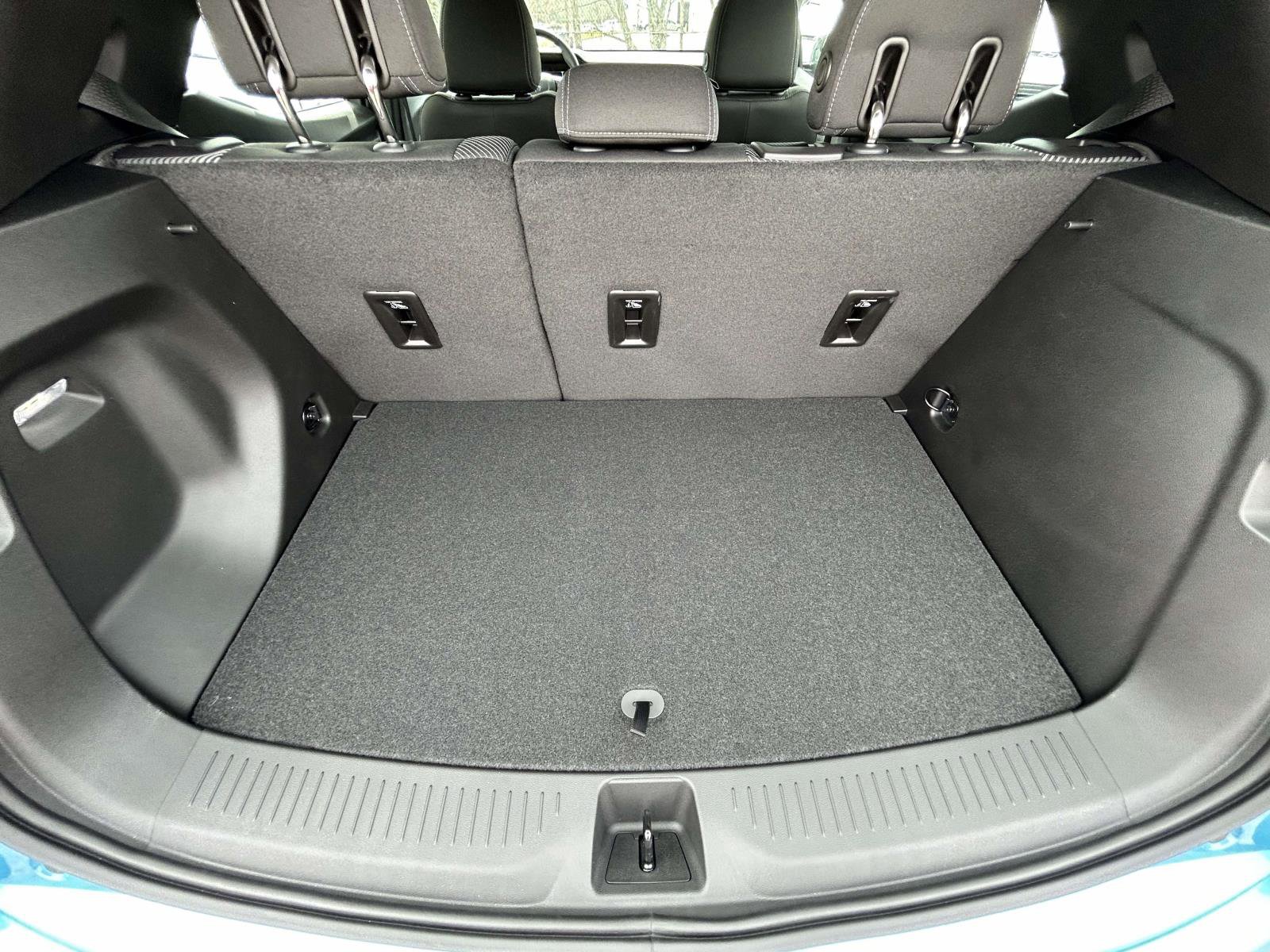 2027 Chevrolet Bolt LT - Photo 15