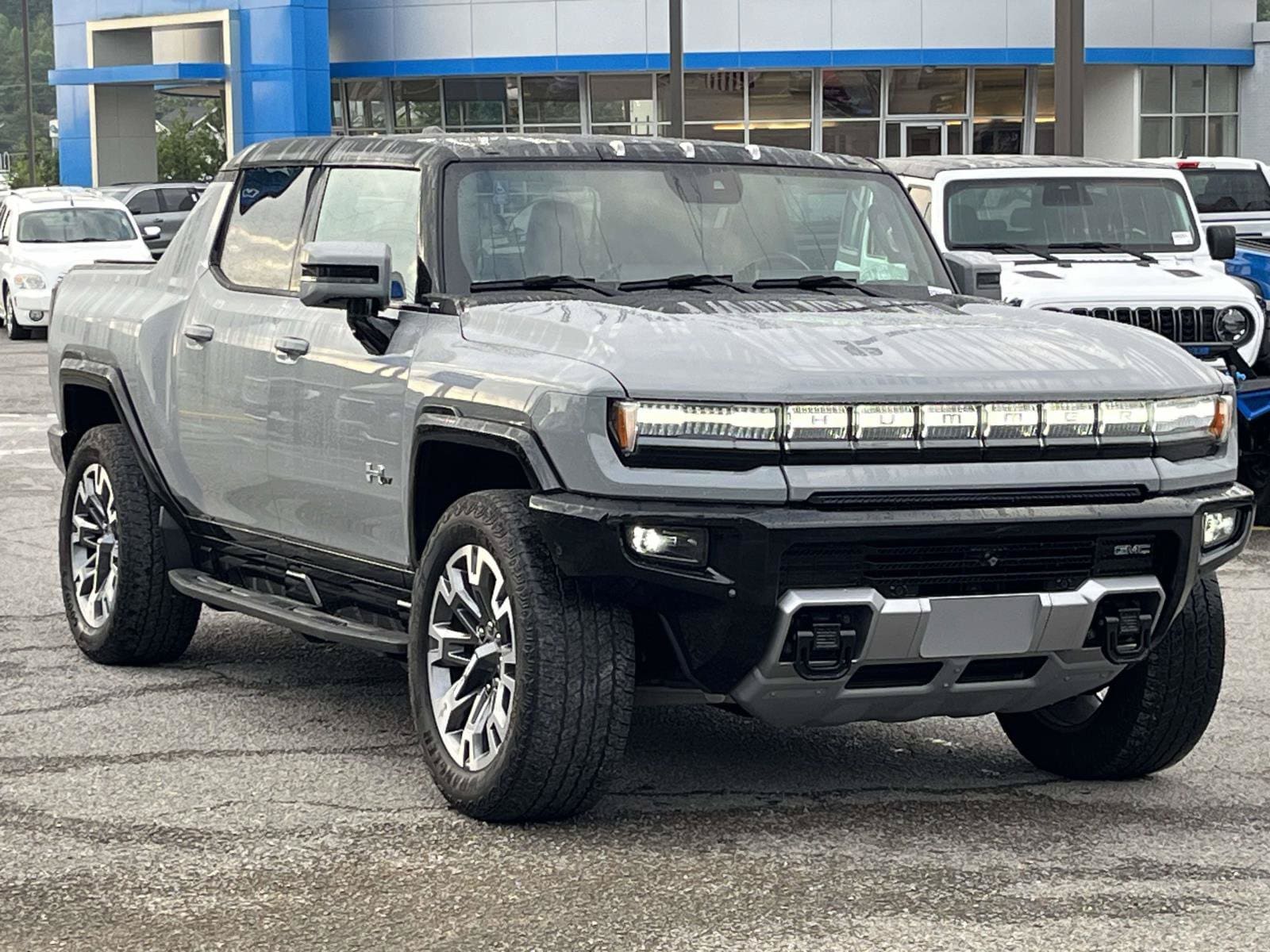 2024 GMC Hummer EV 2X's photo