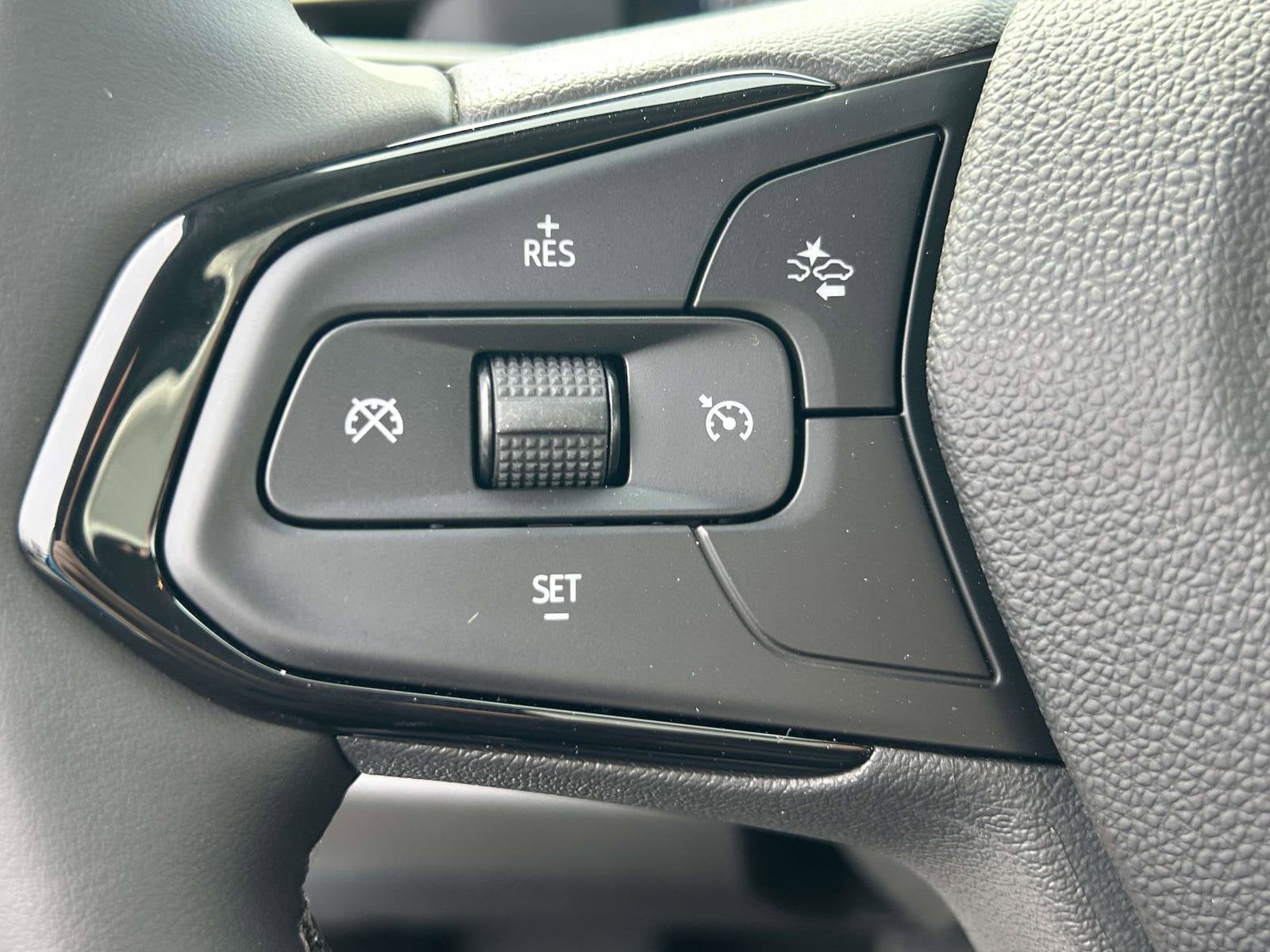 2027 Chevrolet Bolt LT - Photo 18
