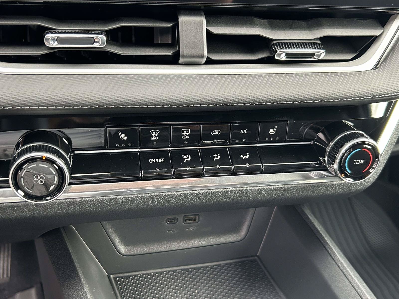 2027 Chevrolet Equinox LT - Photo 18