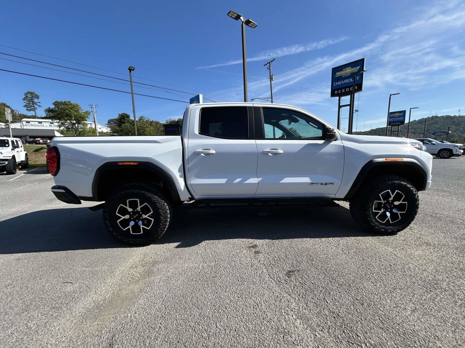 2024 Gmc Canyon AT4X photo 2