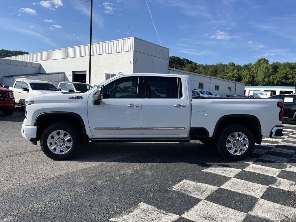 Used 2024 Chevrolet Silverado 3500 HD High Country Truck Crew Cab