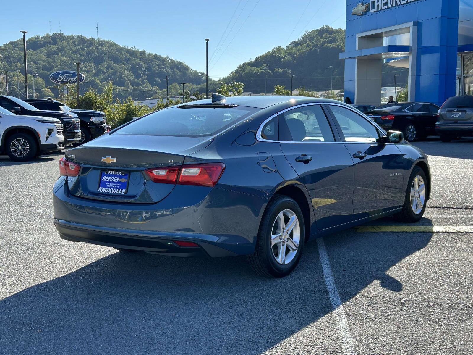 2024 Chevrolet Malibu 1LT photo 3