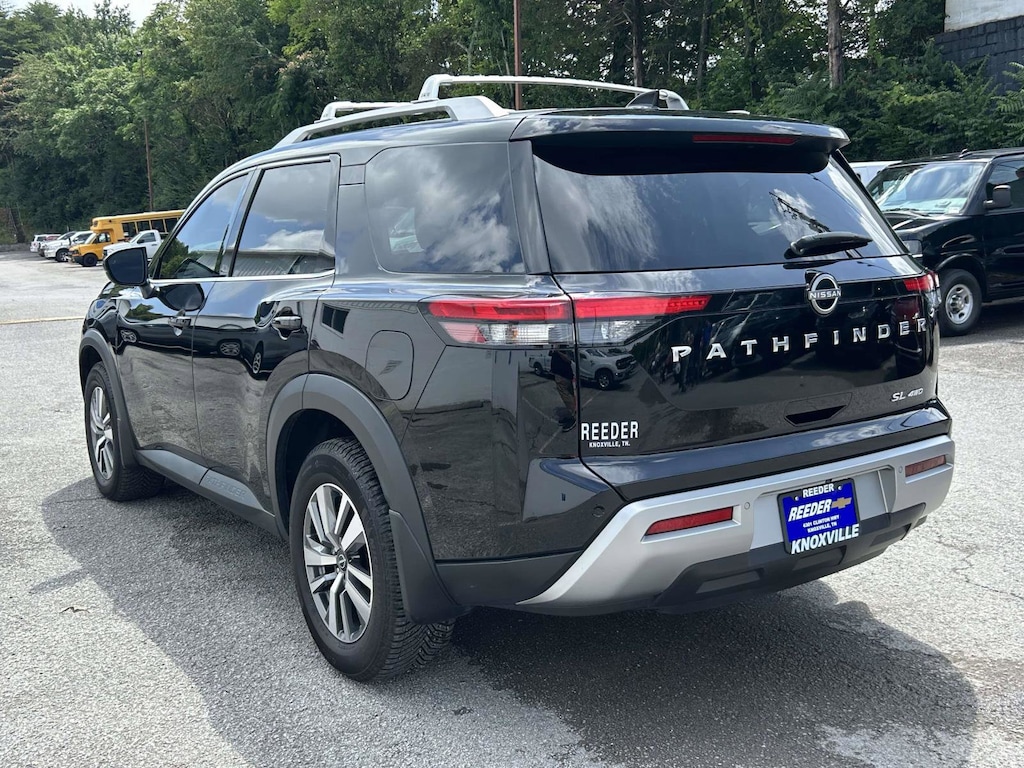 Used 2024 Nissan Pathfinder SL SUV