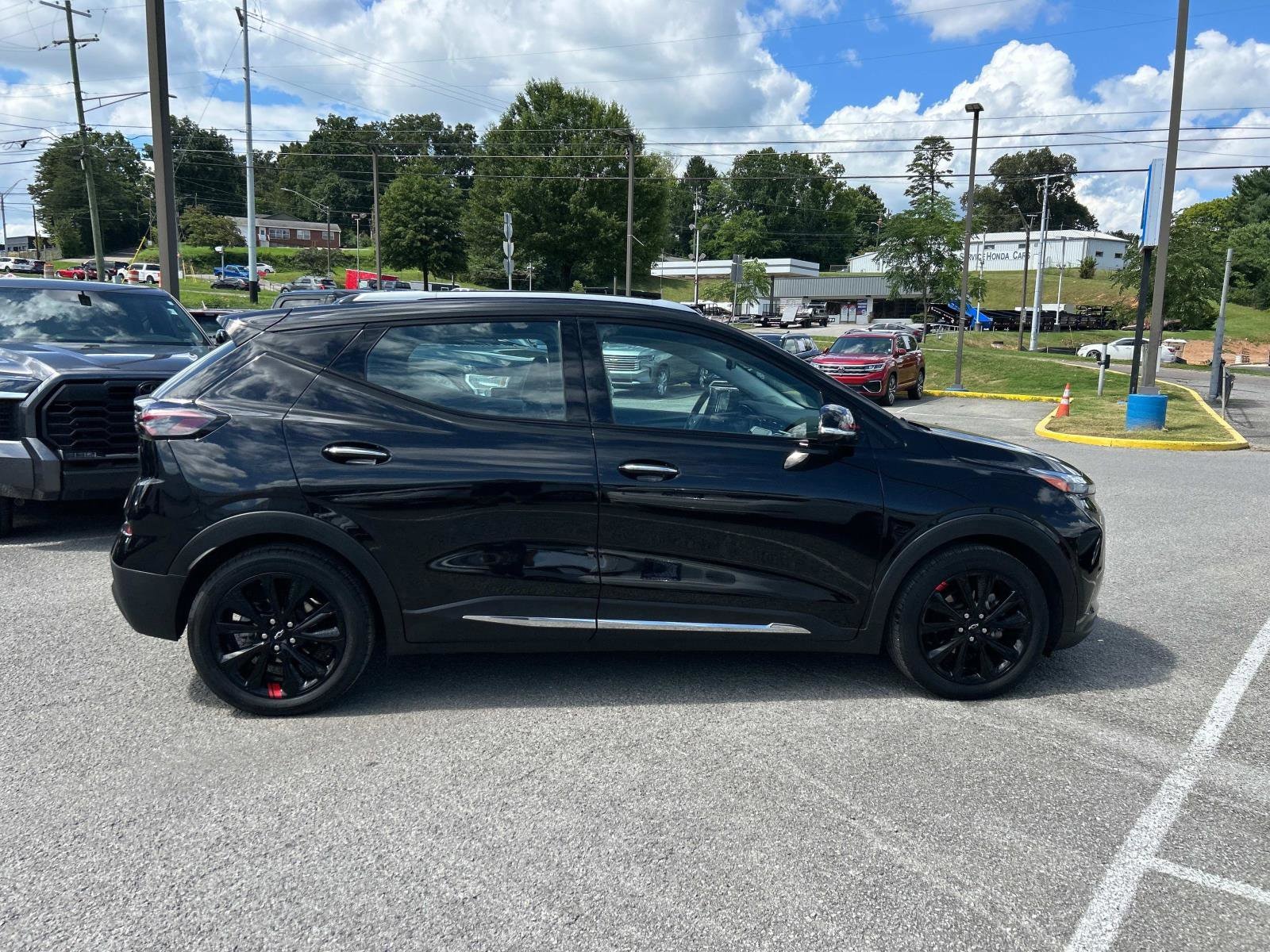 Used 2023 Chevrolet Bolt EUV Premier with VIN 1G1FZ6S01P4114696 for sale in Knoxville, TN