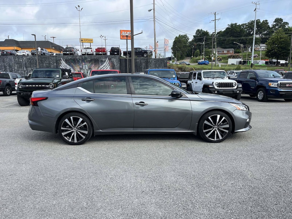 Used 2022 Nissan Altima 2.5 SR Sedan