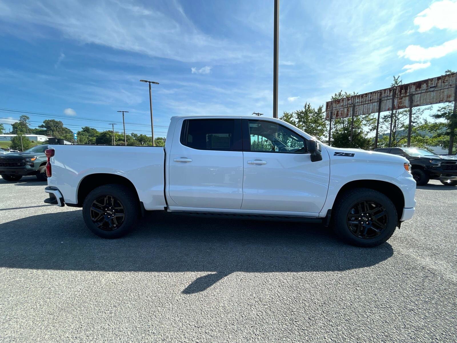 2026 Chevrolet Silverado 1500 RST photo 2