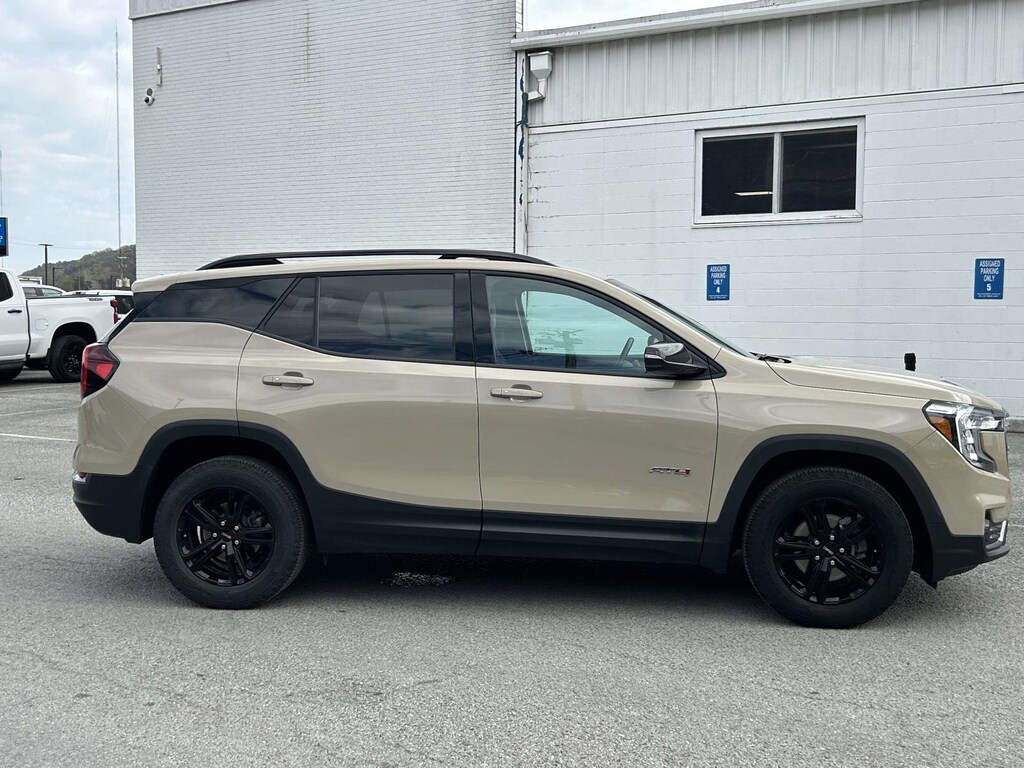 Used 2022 GMC Terrain AT4 SUV
