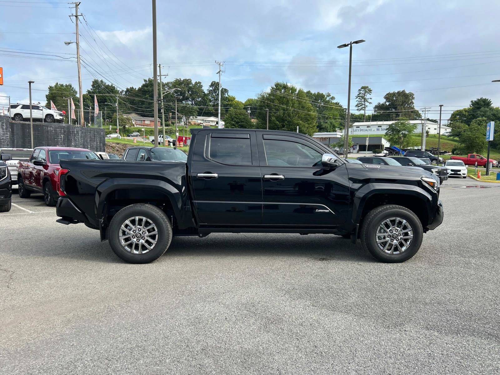 2025 Toyota Tacoma TRD Sport photo 2